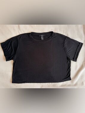 Forever 21 Women's Black Short Sleeve Crew Neck Crop Oversized Tee